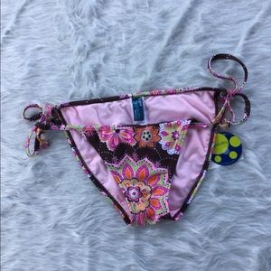 Bikini bottoms